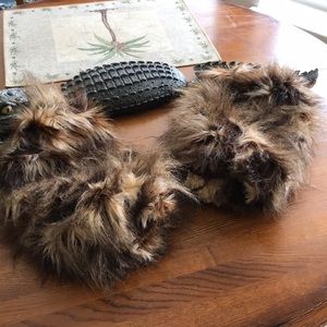 🌴🌴faux fur leg warmers